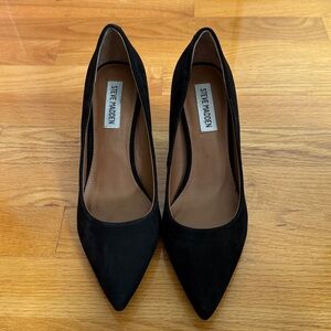 Steve Madden Ashlyn Black Suede‎ Pumps - Size 7.5M | Classic Chic | Minimalist